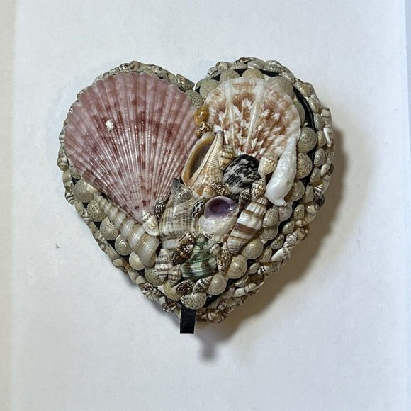 Vintage Handmade Art Heart Shape Ocean Seashell Decor Trinket Jewelry - Picture 2 of 12